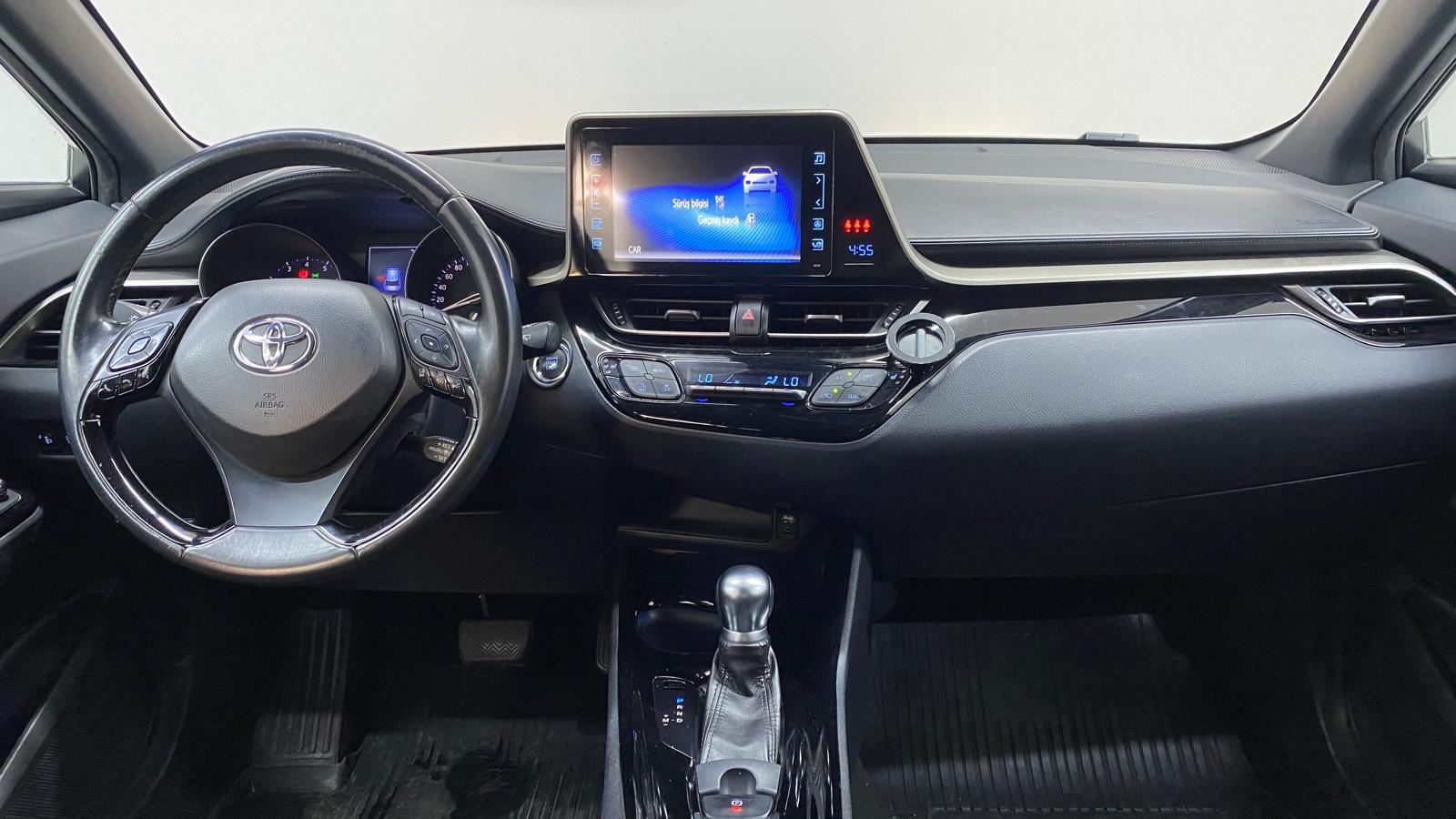 TOYOTA C-HR 9